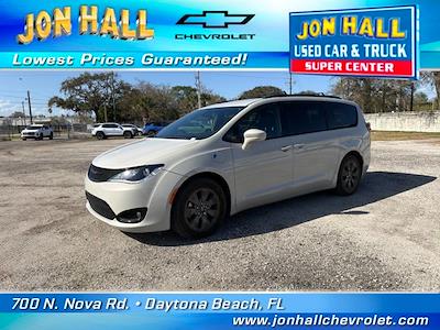 Used 2020 Chrysler Pacifica - photo 1