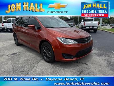 2018 Chrysler Pacifica FWD Minivan for sale #257289A - photo 1