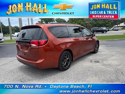 2018 Chrysler Pacifica FWD Minivan for sale #257289A - photo 2