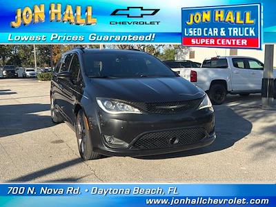 Used 2019 Chrysler Pacifica Limited Minivan for sale #257978B - photo 1