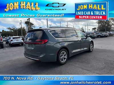 Used 2022 Chrysler Pacifica Limited Minivan for sale #261014L - photo 2