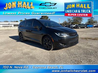 Used 2019 Chrysler Pacifica Limited Minivan for sale #266158M - photo 1