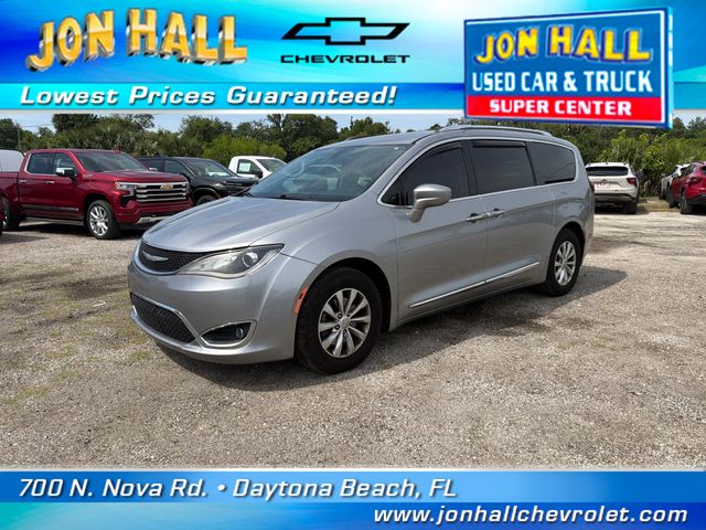 Used 2018 Chrysler Pacifica - photo 2