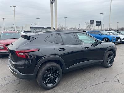 Used 2025 Chevrolet Trax - photo 1