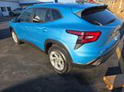 Used 2025 Chevrolet Trax - photo 1