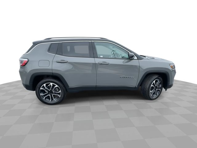Used 2022 Jeep Compass - photo 11