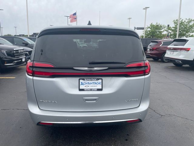 Used 2024 Chrysler Pacifica - photo 5