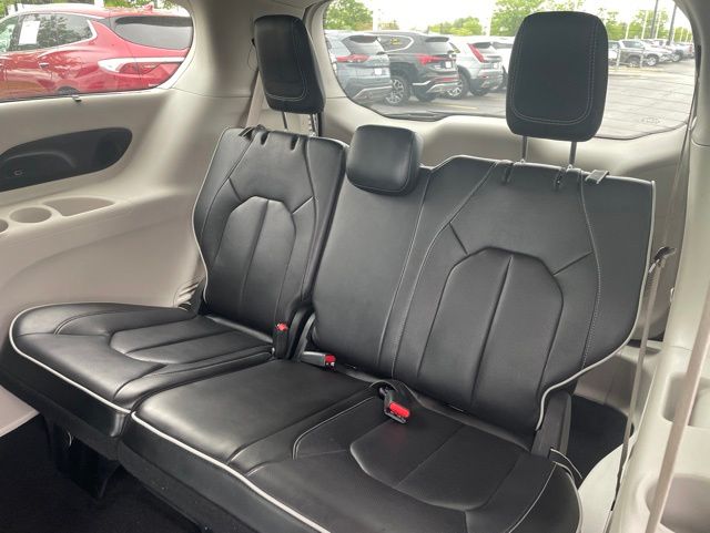 Used 2024 Chrysler Pacifica - photo 9