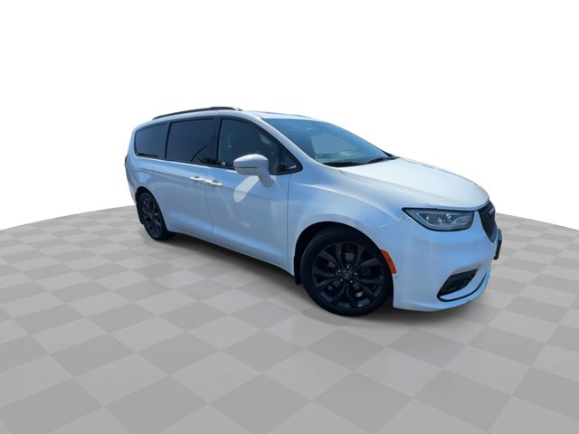 Used 2022 Chrysler Pacifica - photo 2