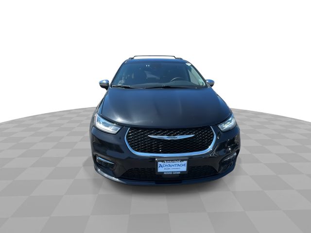 Used 2023 Chrysler Pacifica - photo 2