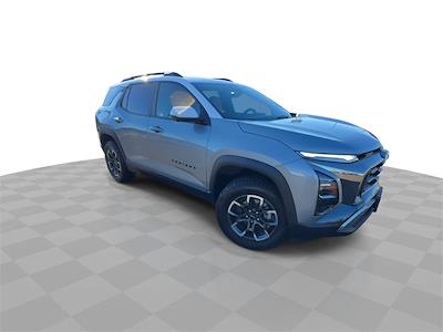 Used 2025 Chevrolet Equinox - photo 1