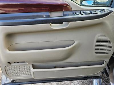 2005 Ford F-350 Crew Cab SRW 4WD Pickup for sale #4ES2357B - photo 2