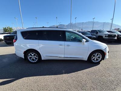2017 Chrysler Pacifica FWD Minivan for sale #HR634242T - photo 2