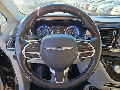 Used 2018 Chrysler Pacifica - photo 1
