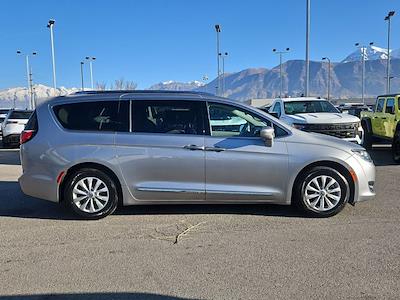 Used 2019 Chrysler Pacifica Touring L Minivan for sale #KR685801T - photo 1