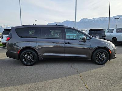 Used 2020 Chrysler Pacifica - photo 1
