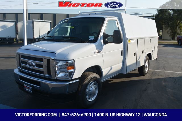 New 2025 Ford E-350 - photo 6