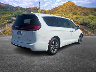 Used 2022 Chrysler Pacifica Hybrid Touring L Minivan for sale #SG7894 - photo 2