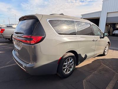 Used 2022 Chrysler Pacifica Touring L Minivan for sale #SG8255 - photo 2
