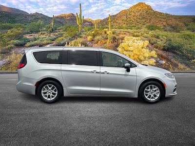 Used 2023 Chrysler Pacifica - photo 1