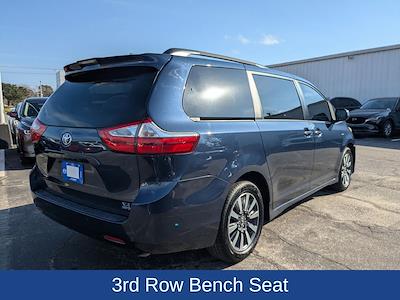 2018 Toyota Sienna AWD Minivan for sale #GL02612A - photo 2