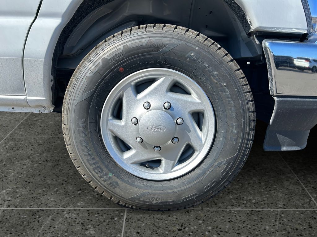 New 2026 Ford E-350 - photo 8