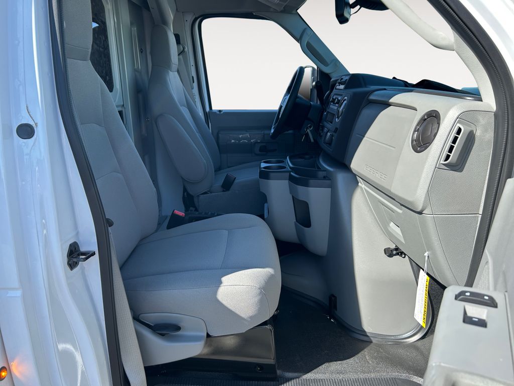 New 2026 Ford E-350 - photo 9