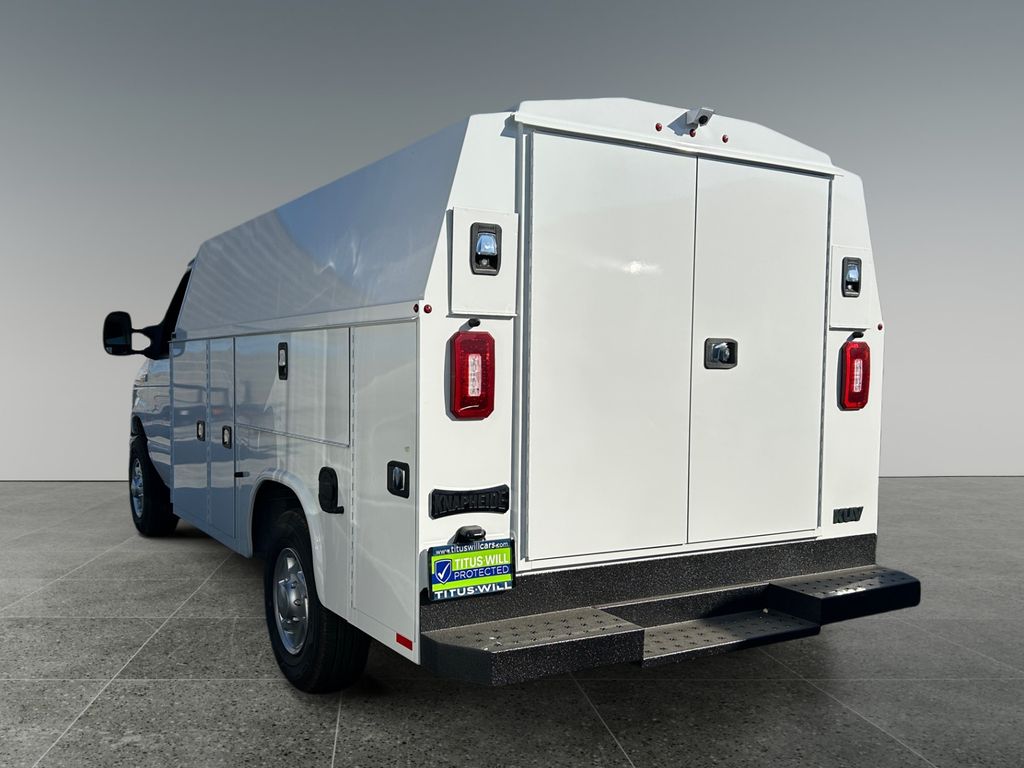 New 2026 Ford E-350 - photo 7