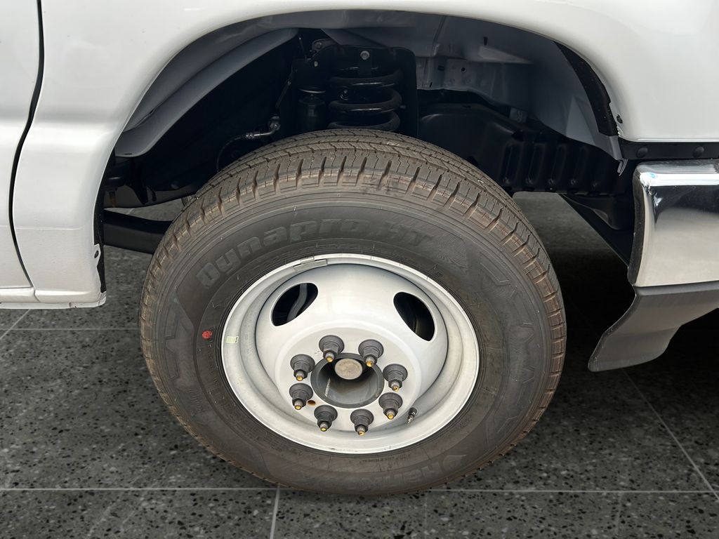 New 2026 Ford E-450 - photo 5