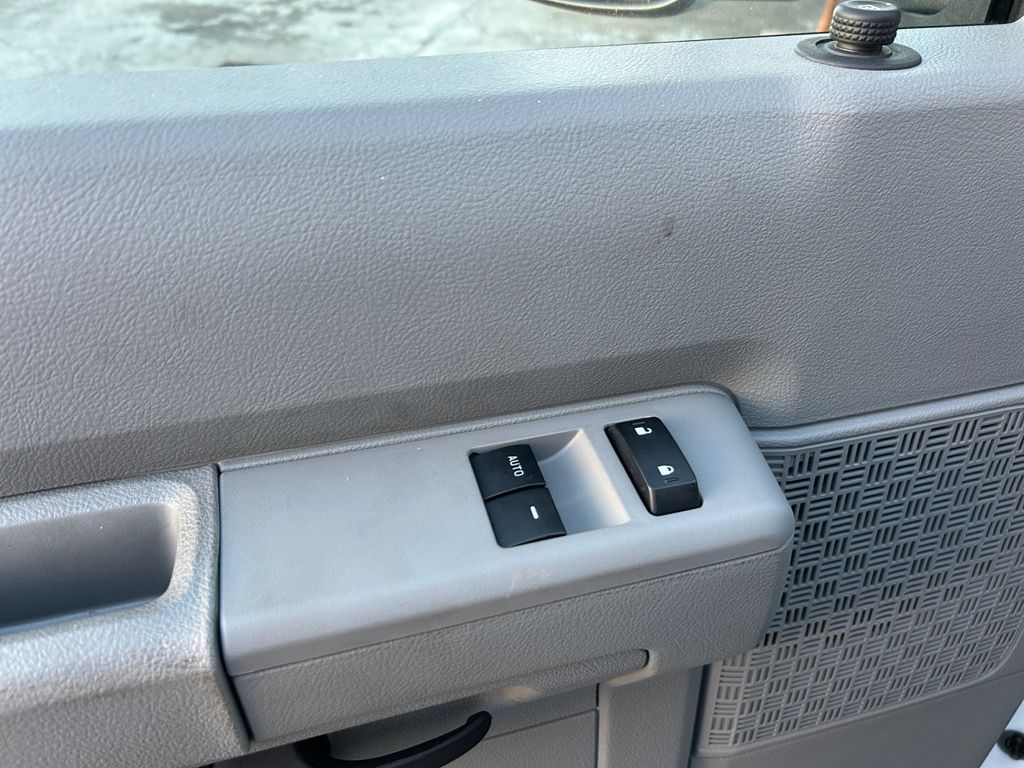 New 2026 Ford E-350 - photo 17