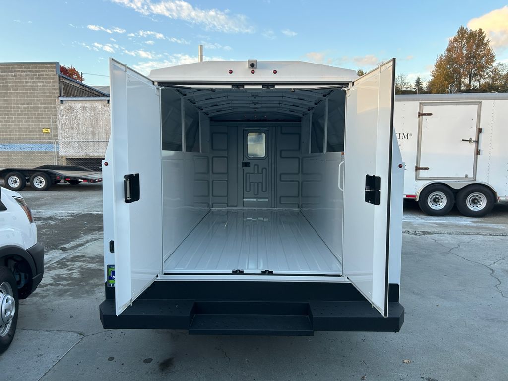 New 2026 Ford E-350 - photo 5