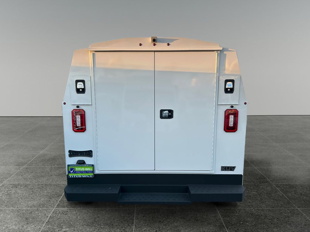 New 2026 Ford E-350 - photo 7