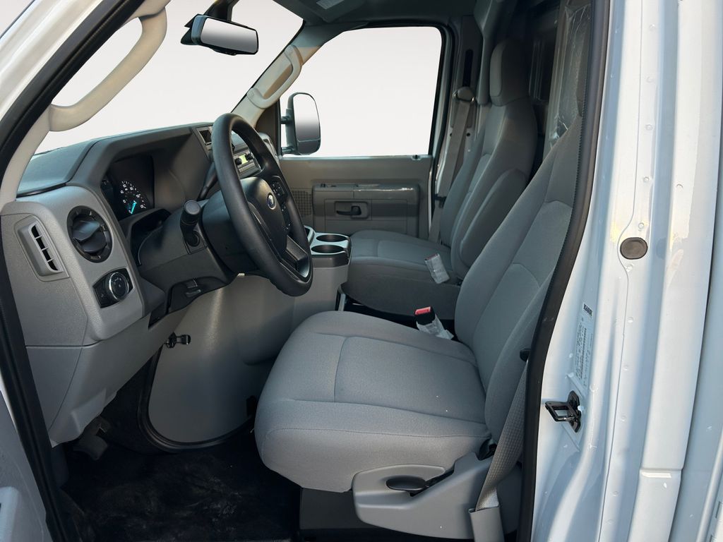 New 2026 Ford E-350 - photo 11