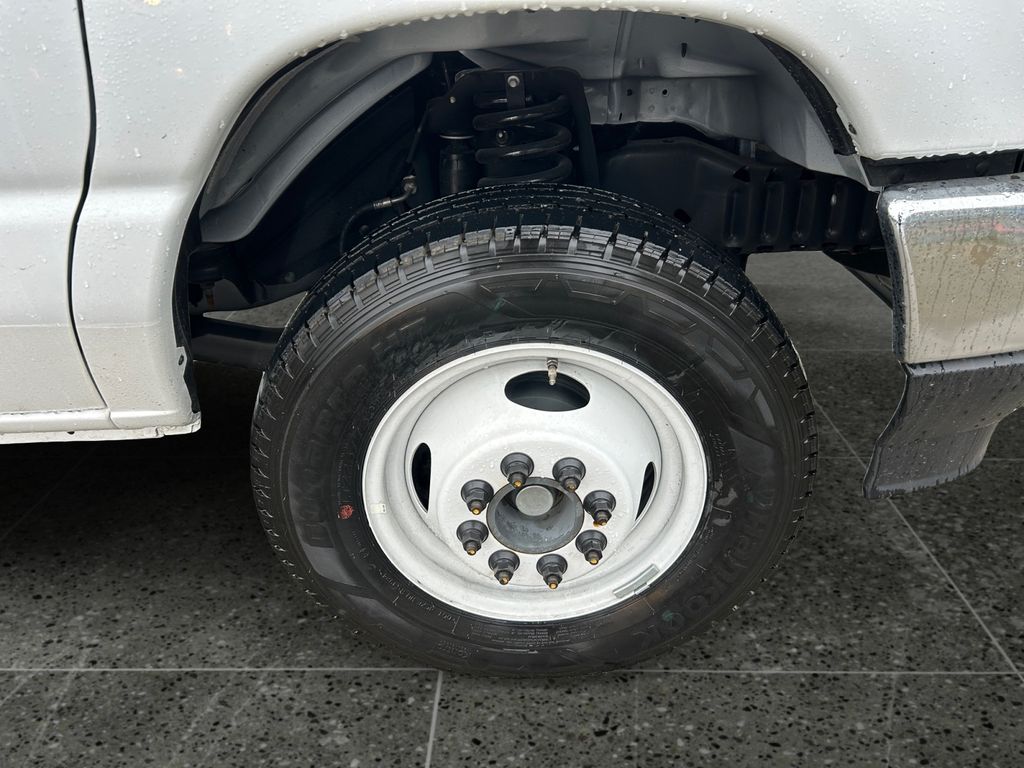 New 2026 Ford E-450 - photo 5