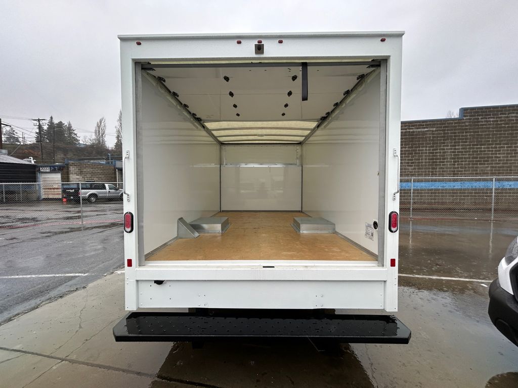 New 2026 Ford E-450 - photo 8