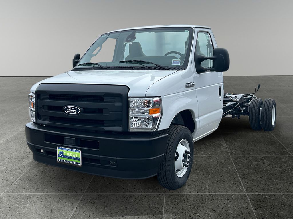 New 2027 Ford E-450 - photo 2