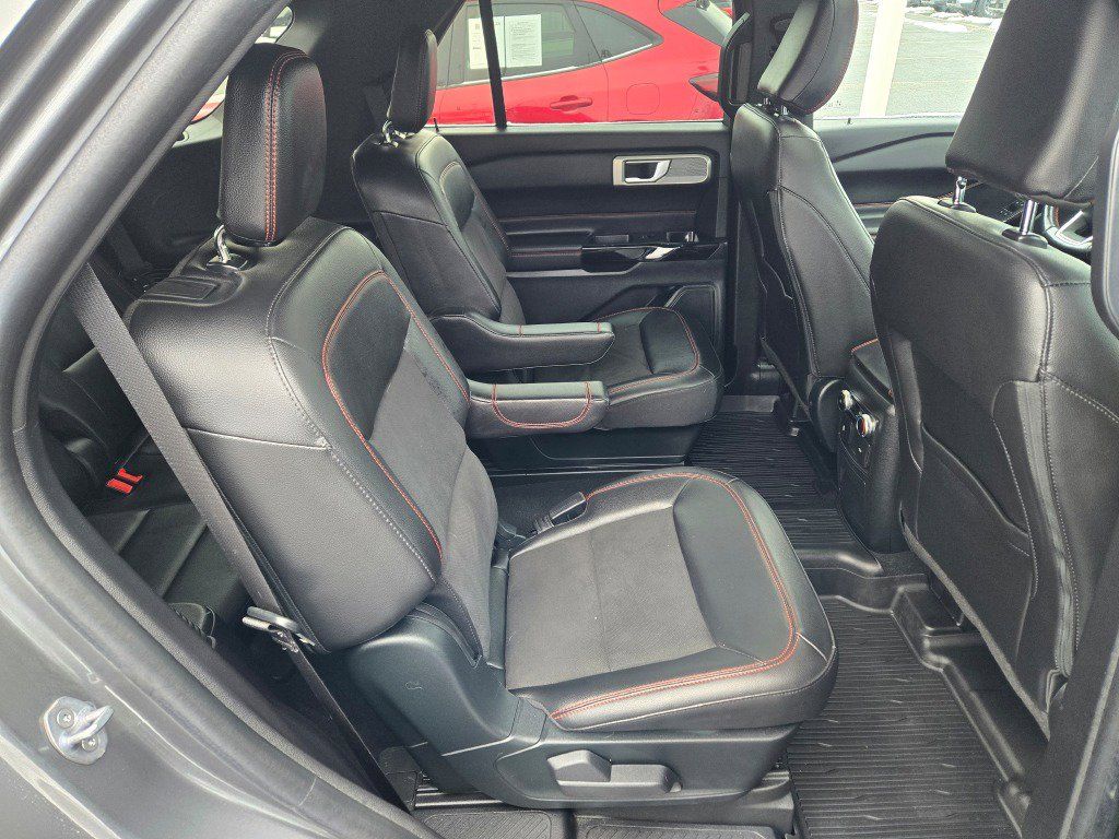 Used 2023 Ford Explorer - photo 13