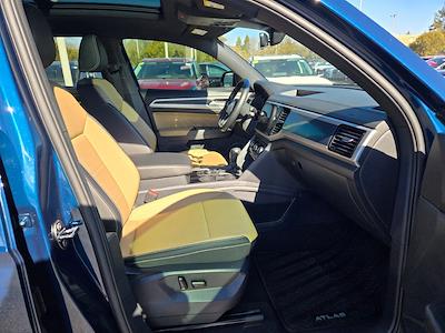 Used 2023 Volkswagen Atlas Cross Sport - photo 1