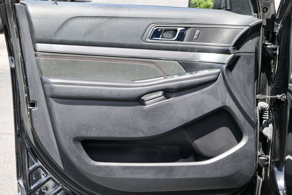 Used 2018 Ford Explorer - photo 5