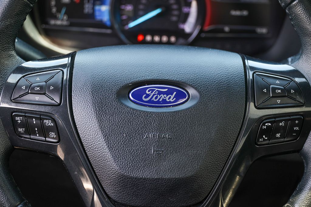 Used 2018 Ford Explorer - photo 10
