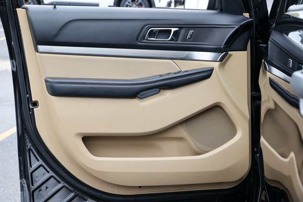 Used 2017 Ford Explorer - photo 5