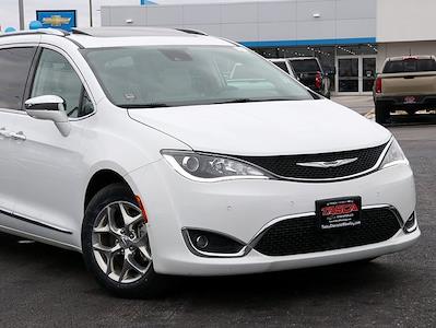 2017 Chrysler Pacifica FWD, Minivan for sale #W175312A - photo 1