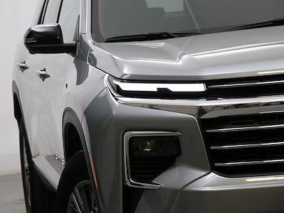 Used 2024 Chevrolet Traverse - photo 1