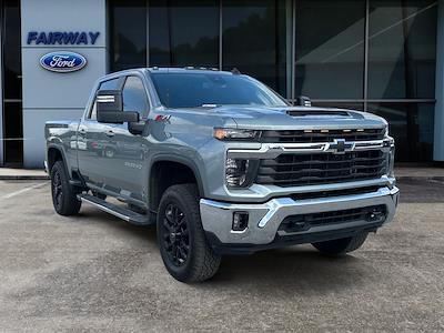Used 2024 Chevrolet Silverado 2500 - photo 1
