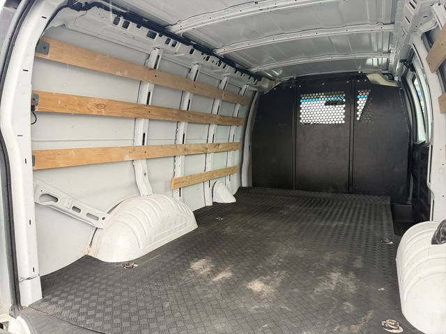 Used 2024 Chevrolet Express 2500 - photo 31