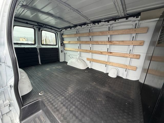Used 2024 Chevrolet Express 2500 - photo 36