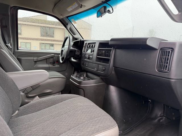Used 2024 Chevrolet Express 2500 - photo 40