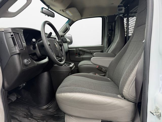 Used 2024 Chevrolet Express 2500 - photo 11