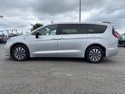 2024 Chrysler Pacifica FWD Minivan for sale #P59603 - photo 2