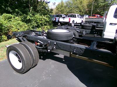 2026 Ford F-450 Crew Cab DRW 4x4 Cab Chassis for sale #26011T - photo 2